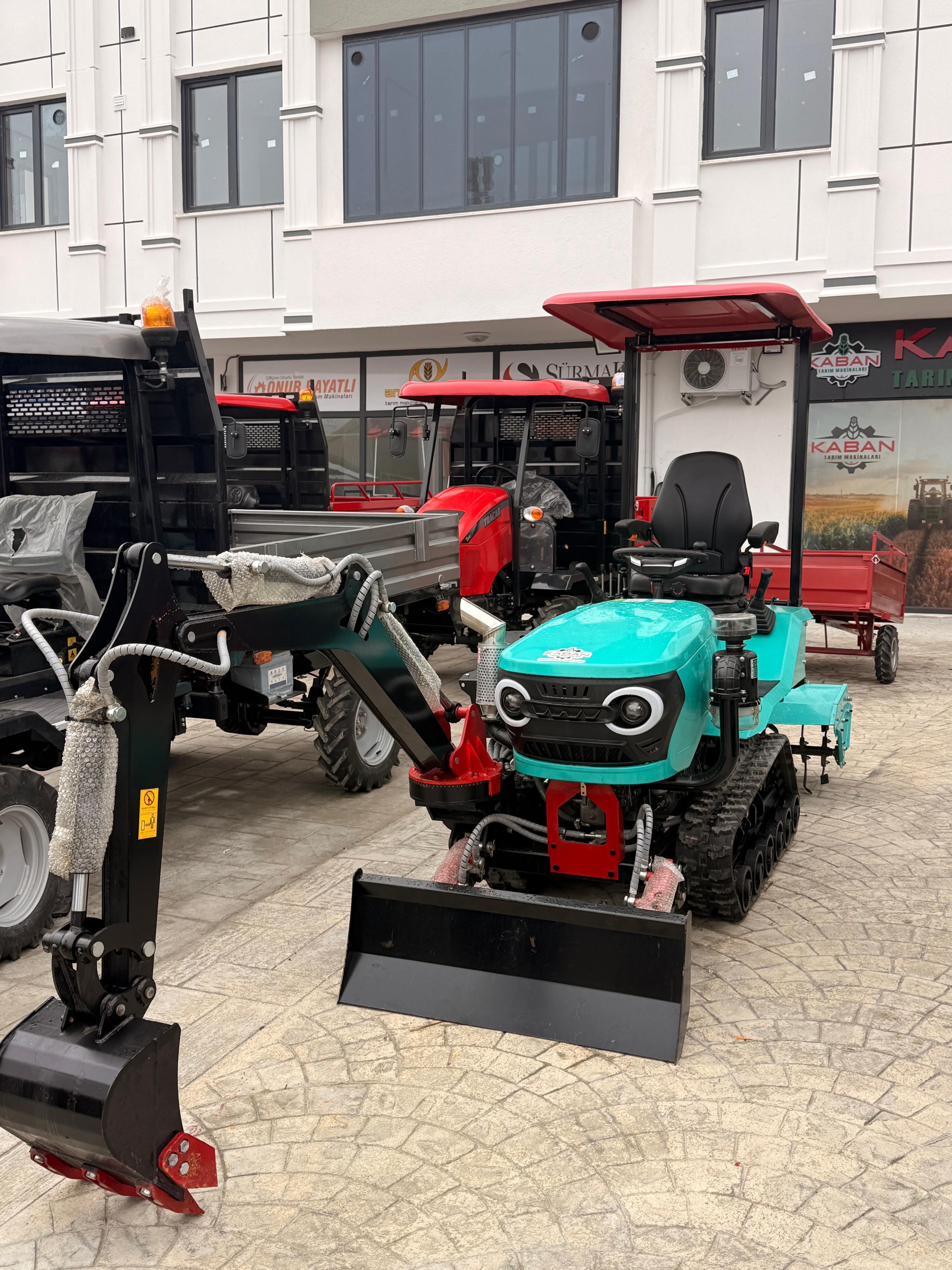 35HP EXCAVATÖRLÜ PALETLİ TRAKTÖR