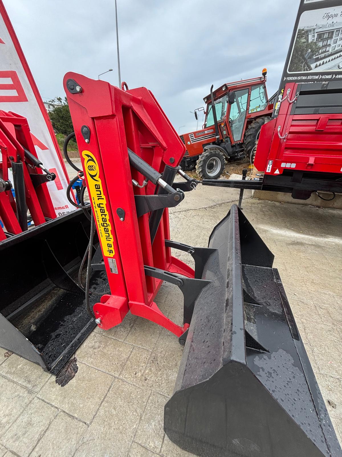 YÜKLEYİCİ KEPÇE KATLANIR PERGEL TİP