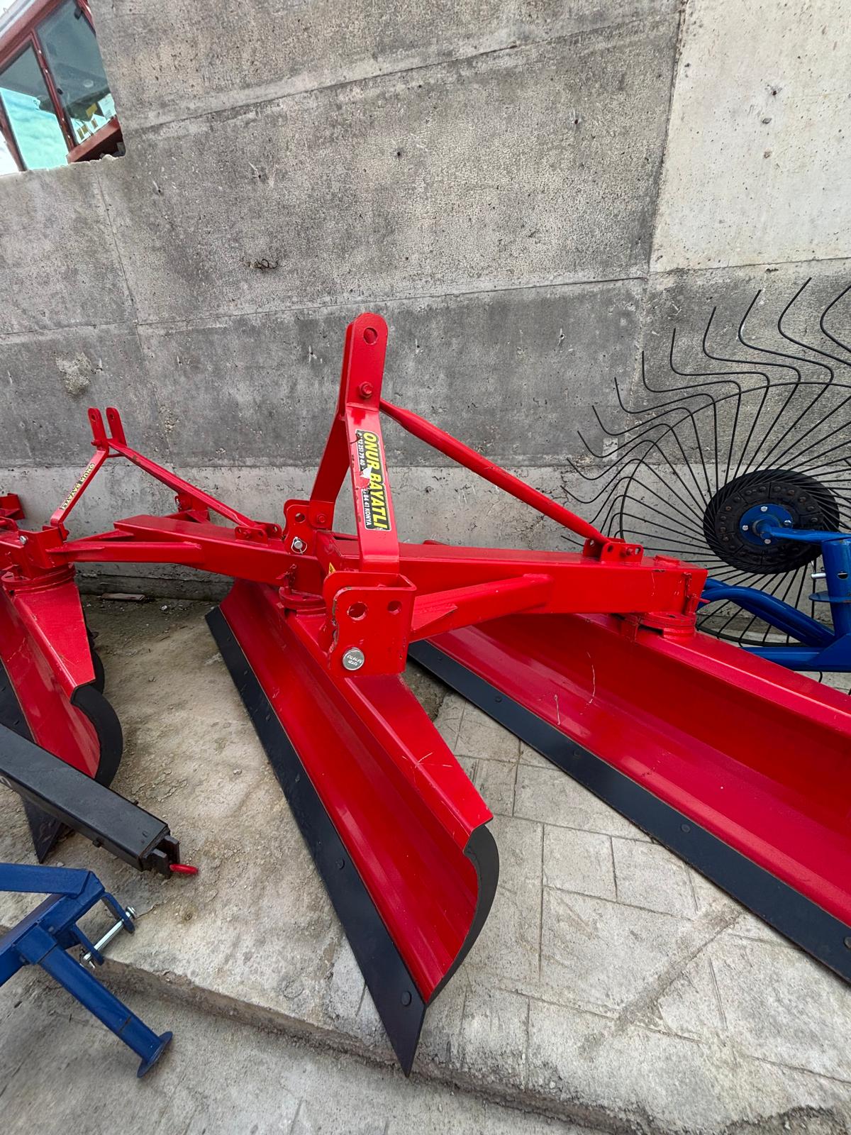 TESVİYE KÜREĞİ 220CM